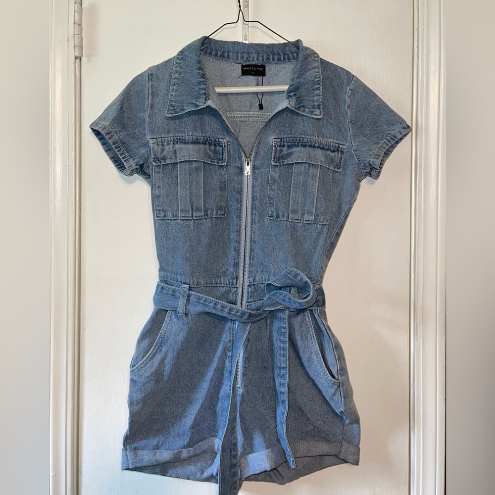 White Fox : Size XS : Worn Twice : Great Condition